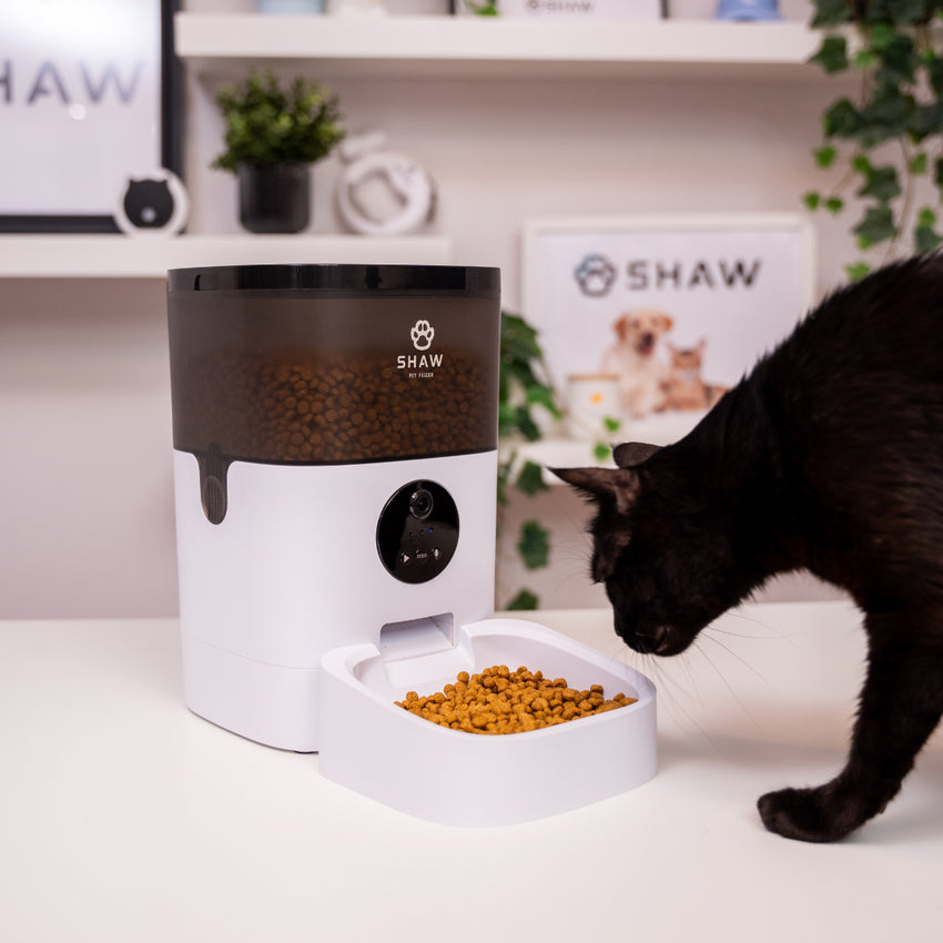 RESIGILAT - Hranitor automat Smart SHAW® pentru caini si pisici cu Camera Video infrarosu, Aplicatie telefon, Programabil, 4L