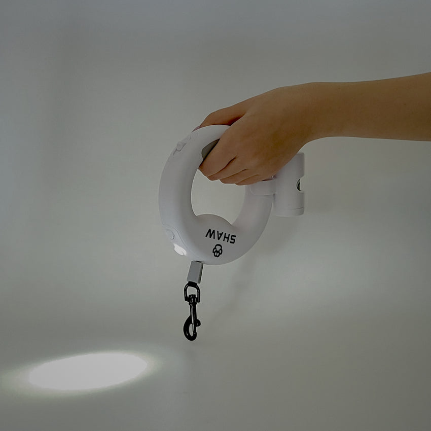 Lesa retractabila cu LED, SHAW®, cu suport si o rola saci gunoi, 3 m