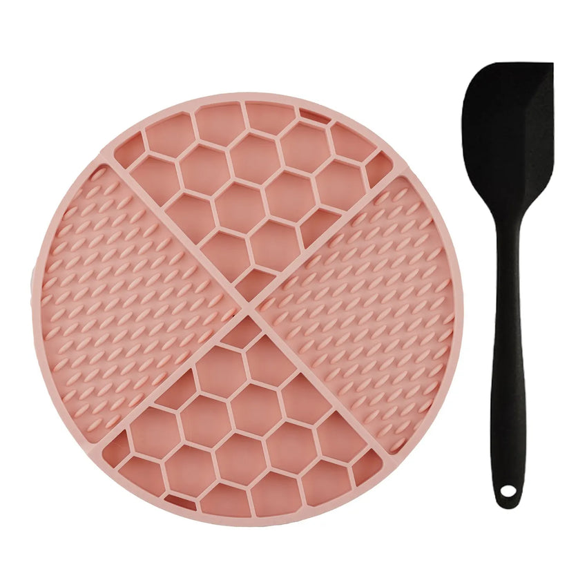 Covoraș hrănire lentă pentru câini – Slow & Lick mat Doctor Totolici, Circular Pink + Spatulă silicon cadou